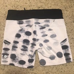 Lululemon shorts size 6